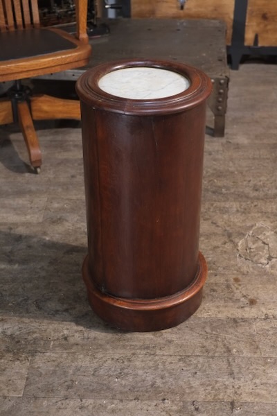 Chevet rond ancien epoque restauration charles X en acajou